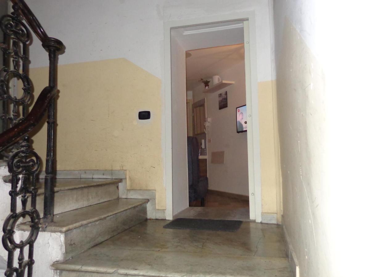 Napoli Central Nest Bed & Breakfast Exterior photo